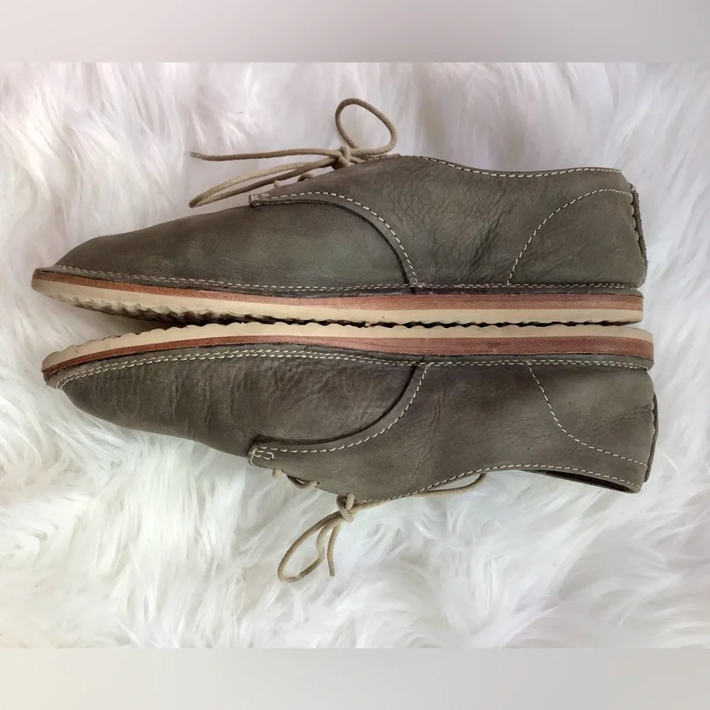 Frye chic effortlessly